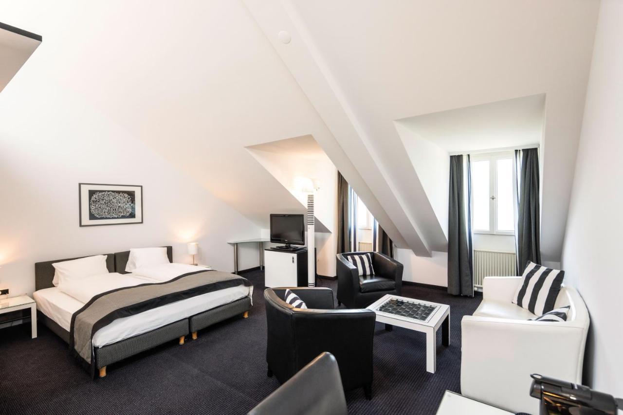 Deluxe Double or Twin Room Lake View