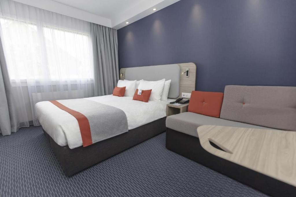 Standard Queen Room Single Sofa Bed,1280170753:JPEG