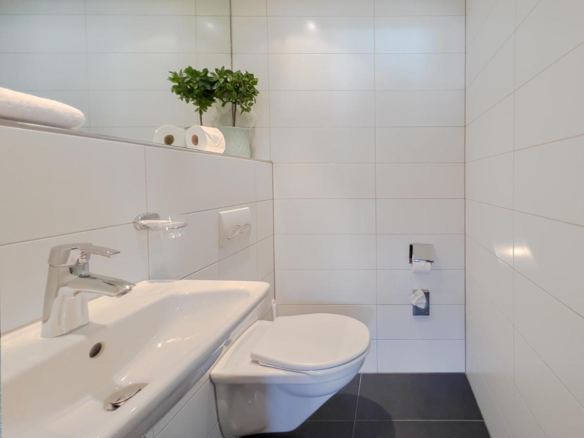 Family Room with Balcony,1346205842:JPEG