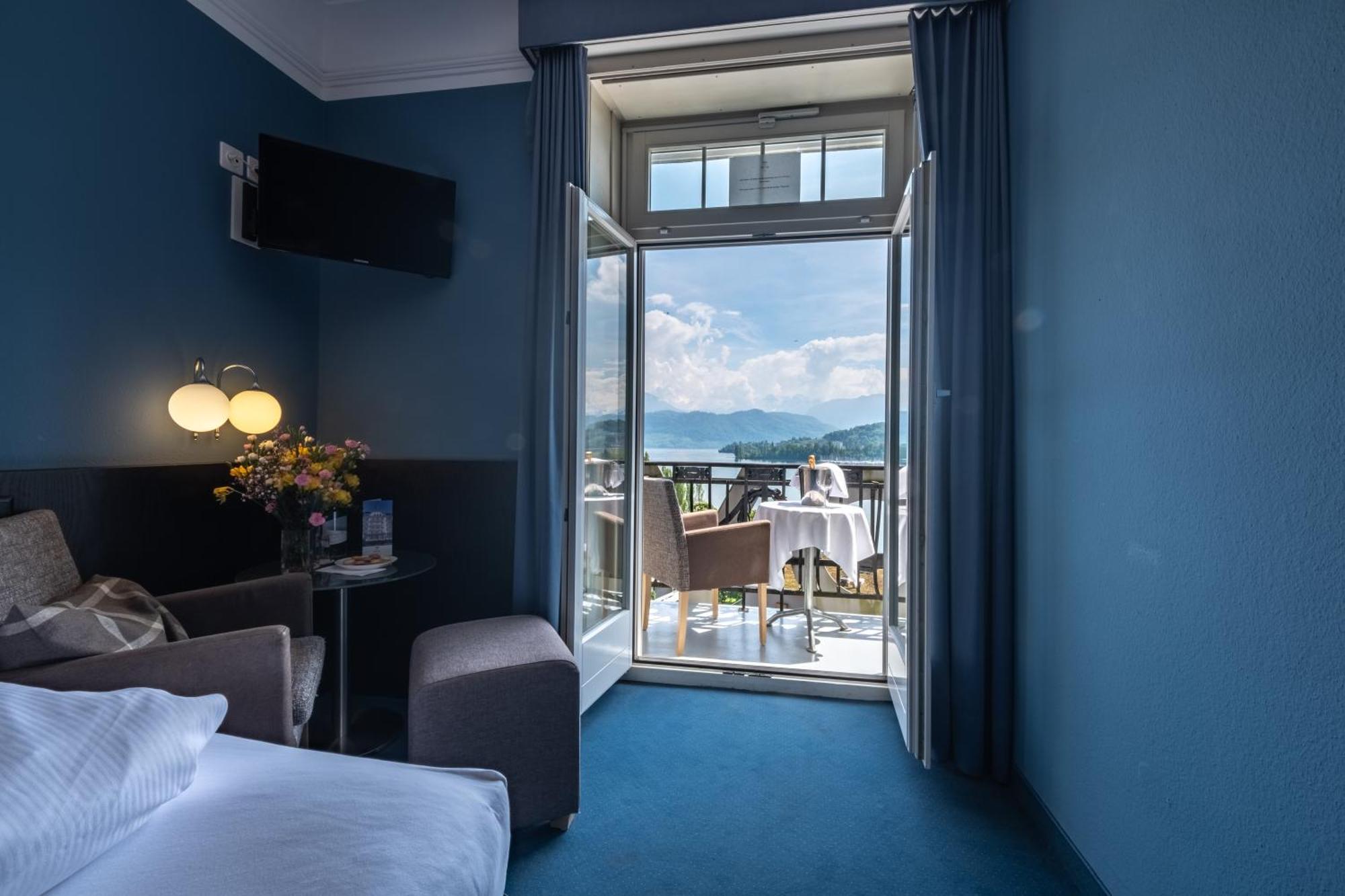Single Room with Lake View
