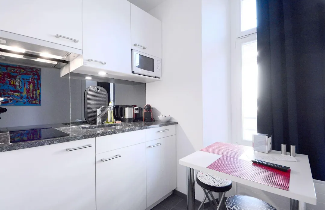 Hitrental Station Apartments-1