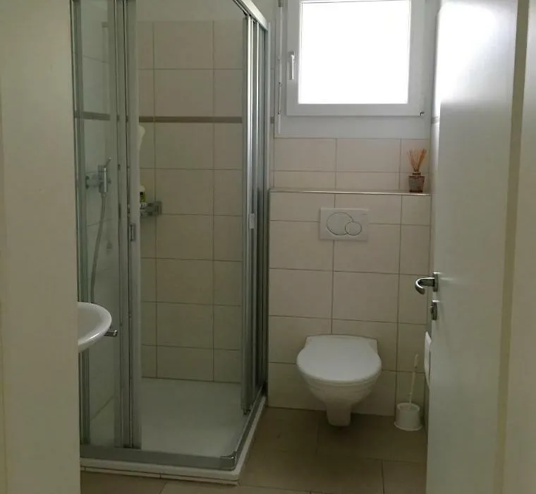Charming Studio Near Rotsee Lucerne Kitchen, Wifi, Washing Machine-1