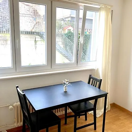 City Apartment - Close To Town - By Pa-3