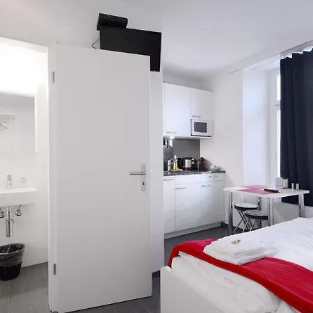 Hitrental Station Apartments-3