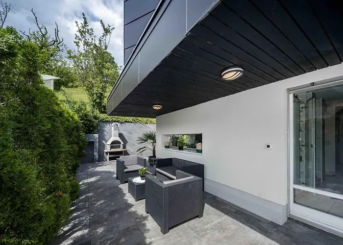 Villa Ysara, Pool Villa With Lake Lucerne View