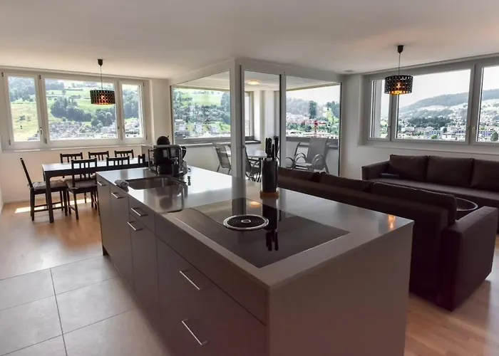 Dream View Apt With Homecinema Netflix & Loggia Lucerna